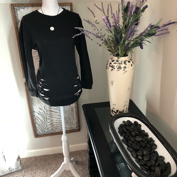 Brand new Ladies distressed sweatshirts. - Picture 5 of 5